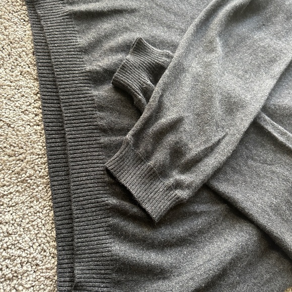 100% Cashmere JWN Nordstrom Gray V-Neck Pullover Sweater Men’s M Quiet Luxury - Picture 7 of 7
